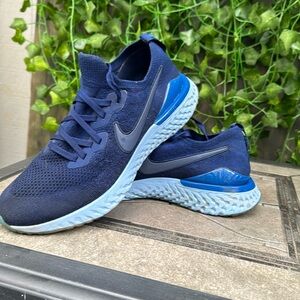 Nike Epic React Flyknit 2 Size 9.5